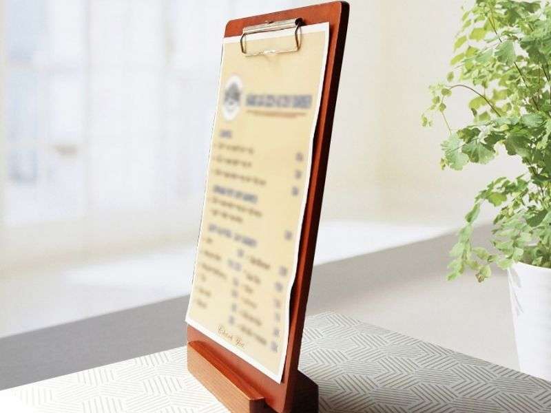 Kệ thực đơn menu A4 thường được ứng dụng trong ngành nghề