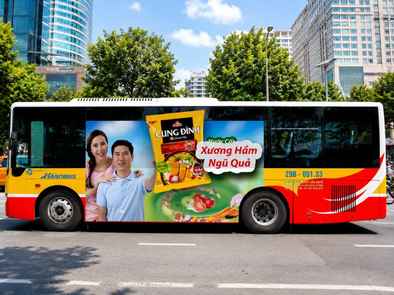 Quảng cáo tràn kính xe buýt tại Hà Nội