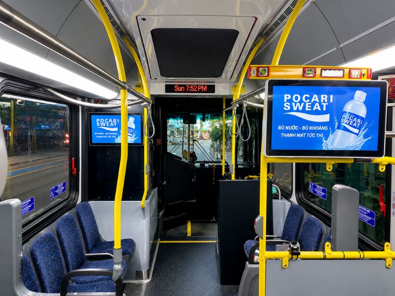 Quảng cáo LCD bên trong xe bus tại Hà Nội