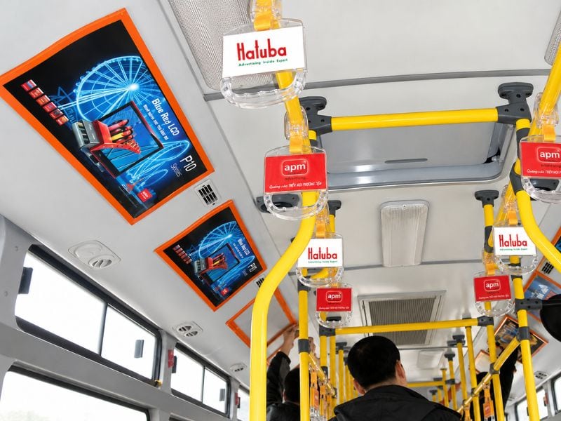 Quảng cáo tay cầm bên trong xe bus