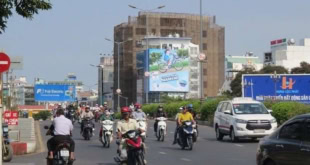 - Billboard Hướng Ra Sân Bay - 256 Nam Kỳ Khởi Nghĩa, Quận 3, HCM