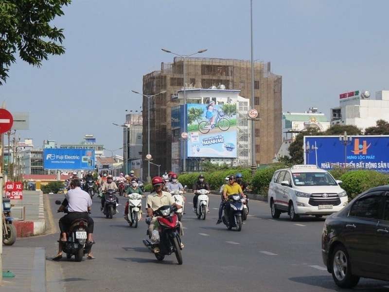 - Billboard Hướng Ra Sân Bay - 256 Nam Kỳ Khởi Nghĩa, Quận 3, HCM