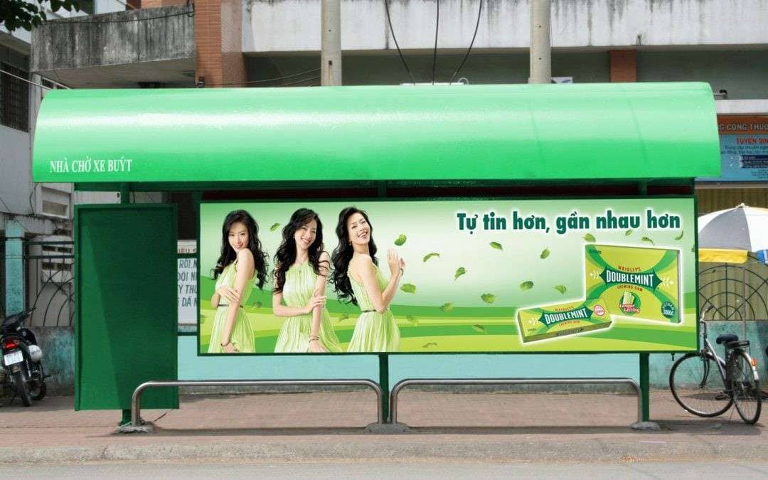 Quảng cáo tại nhà chờ hay trạm xe buýt - Cách Để Lập Một Kế Hoạch Quảng Cáo Ngoài Trời Hiệu Quả Quảng cáo tại nhà chờ hay trạm xe buýt