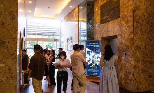Quảng cảo cáo thang máy chung cư