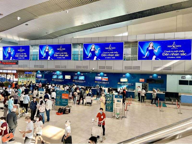 Vì sao sân bay trở thành điểm quảng cáo chiến lược? - Chiến Lược Quảng Cáo Ngoài Trời “Đỉnh Của Chóp” Từ TMV Ngọc Dung Vì sao sân bay trở thành điểm quảng cáo chiến lược?