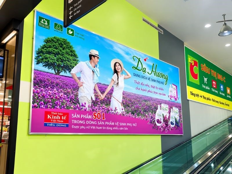 Pano quảng cáo dung dịch vệ sinh phụ nữ Dạ Hương tại vách cạnh thang cuốn Big C. - Dịch Vụ Thiết Kế, Thi Công Pano Quảng Cáo TTTM Big C Uy Tín - Rẻ Pano quảng cáo dung dịch vệ sinh phụ nữ Dạ Hương tại vách cạnh thang cuốn Big C.
