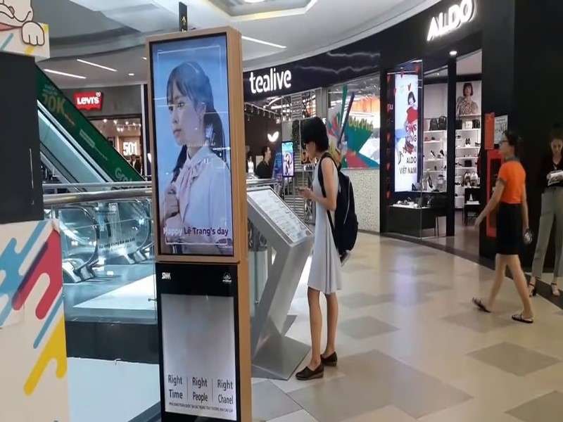 Màn hình LCD: Có dạng ngang