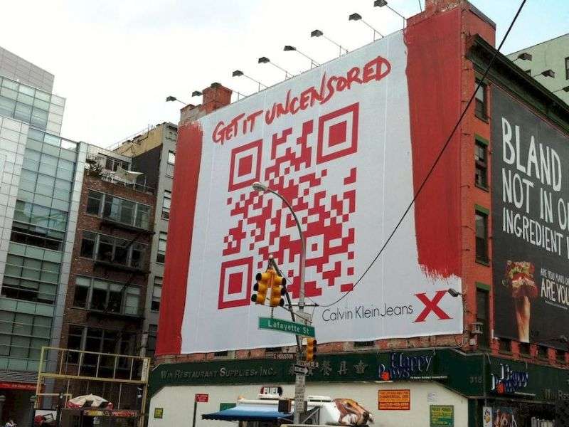 Vì sao nên tích hợp Mã QR vào chiến dịch DOOH?