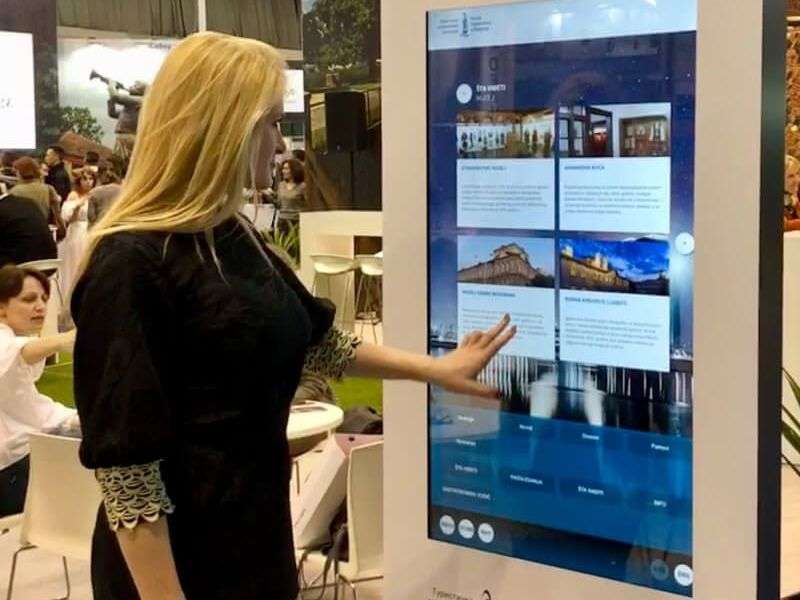 Quảng cáo ngoài trời tương tác