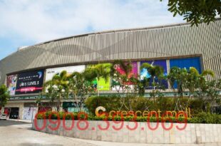 Bảng quảng cáo ngoài trời tòa nhà Crescent Mall Quận 7