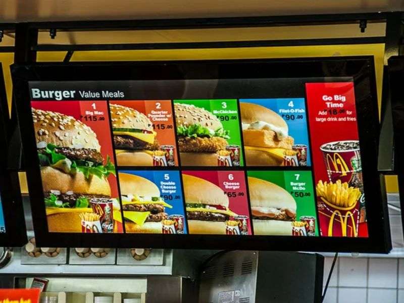 Hệ thống menu kỹ thuật số tại McDonald’s, KFC, The Coffee House.