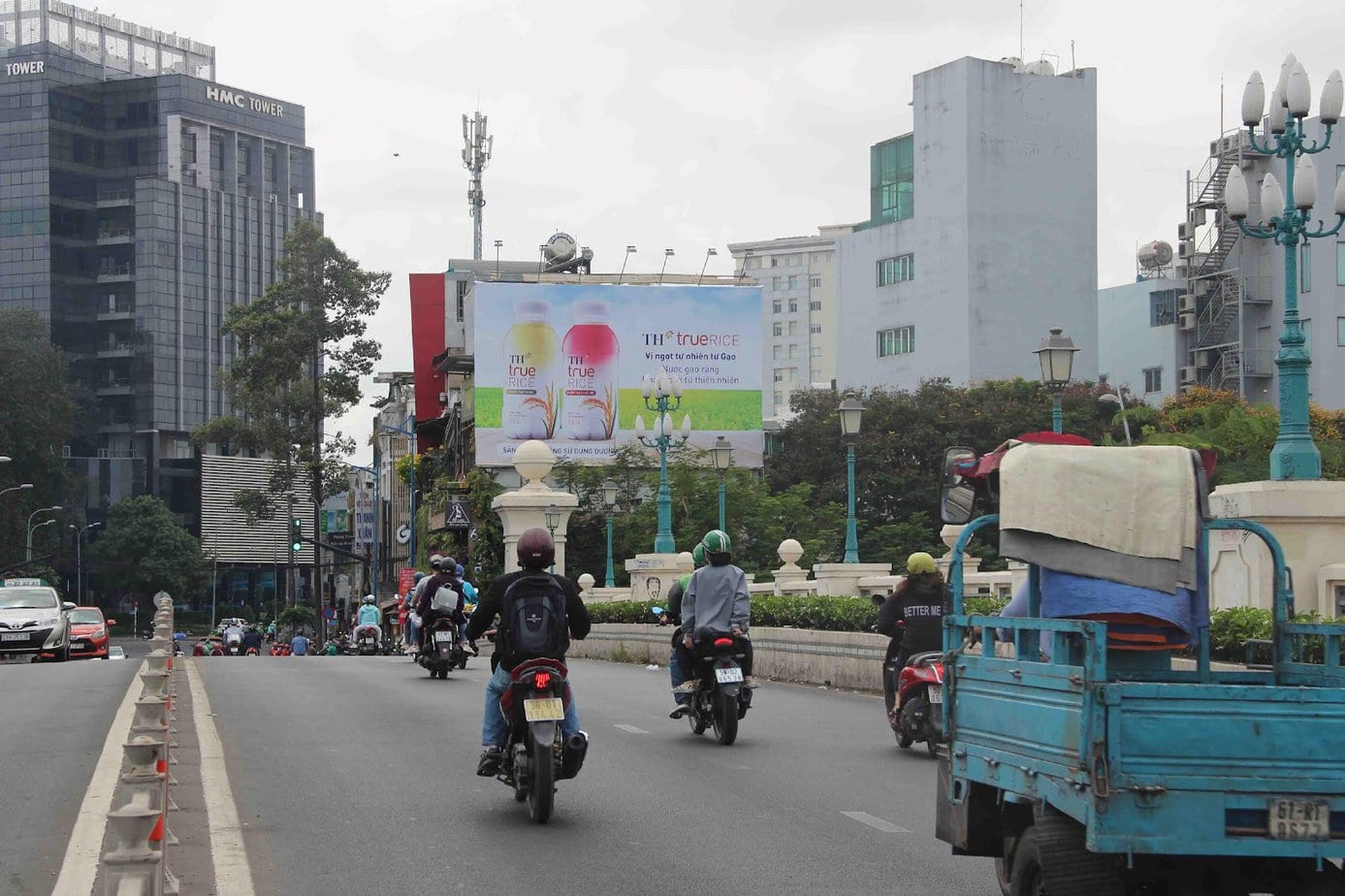 - Quảng Cáo Billboard Tại 233F Đinh Tiên Hoàng, Quận 1, TpHCM