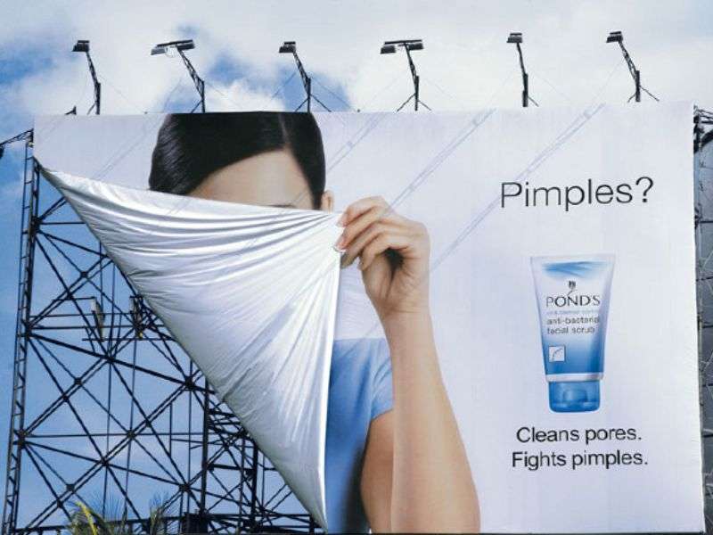 Billboard sáng tạo của Pond’s chống mụn đẹp - Top 30+ Mẫu Biển Quảng Cáo Ngoài Trời Ấn Tượng Nhất Billboard sáng tạo của Pond’s chống mụn đẹp