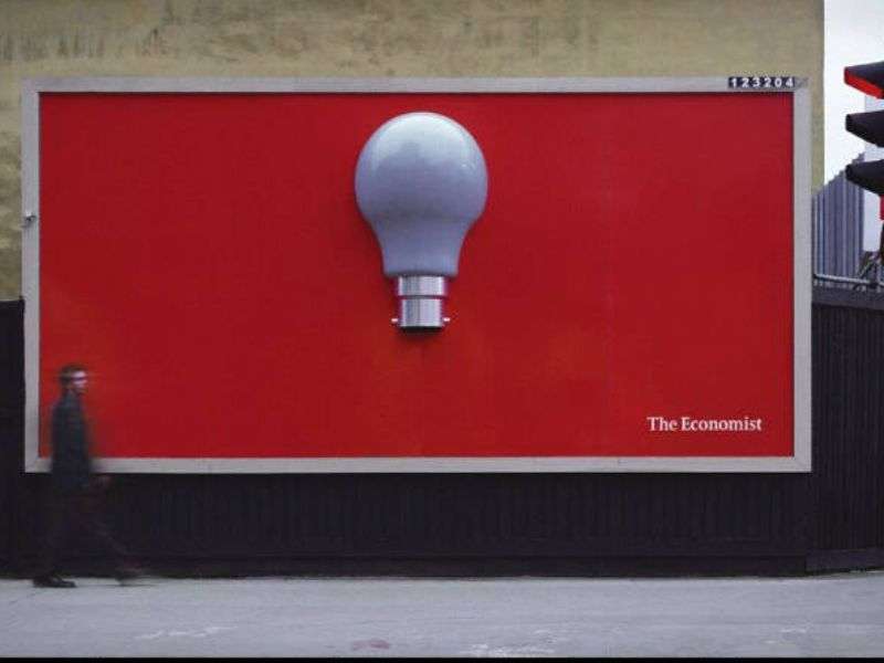 Bảng quảng cáo của The Economist gắn cảm biến - Nghệ Thuật Sắp Đặt Trong Quảng Cáo: Ứng Dụng Đúng, Lan Tỏa Rộng Bảng quảng cáo của The Economist gắn cảm biến