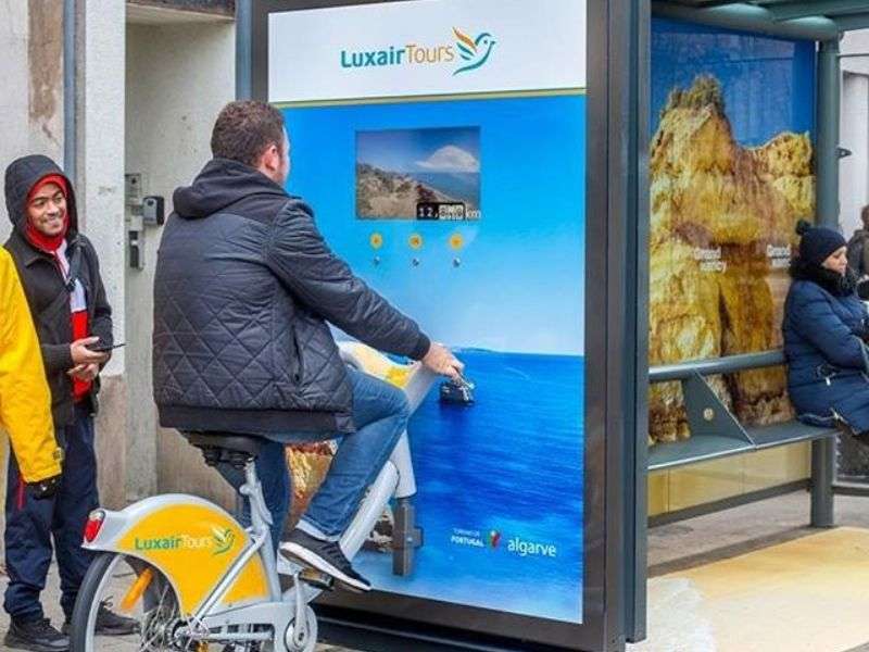 Experiential OOH: Ứng dụng công nghệ cảm biến - Tầm Quan Trọng Của OOH Đối Với Doanh Nghiệp Experiential OOH: Ứng dụng công nghệ cảm biến