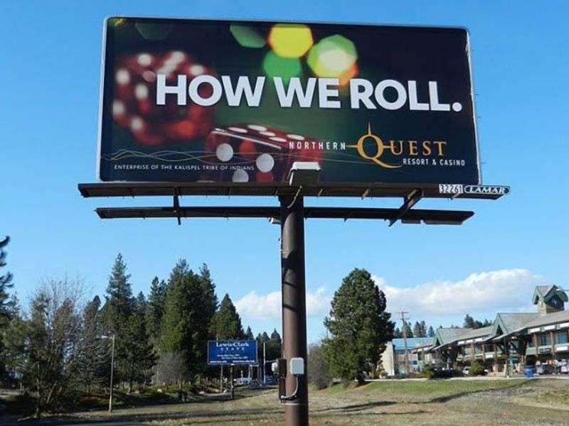 Billboard tầm cao - OOH - Hình Thức Quảng Cáo An Toàn Trong Thời Đại "Gian Lận” Đang Gia Tăng Billboard tầm cao