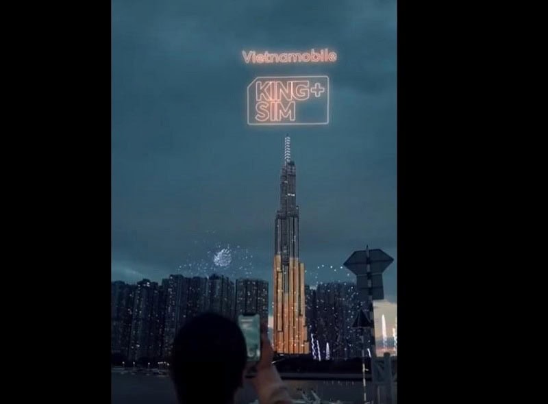 Vietnamobile Fake OOH ở Landmark 81