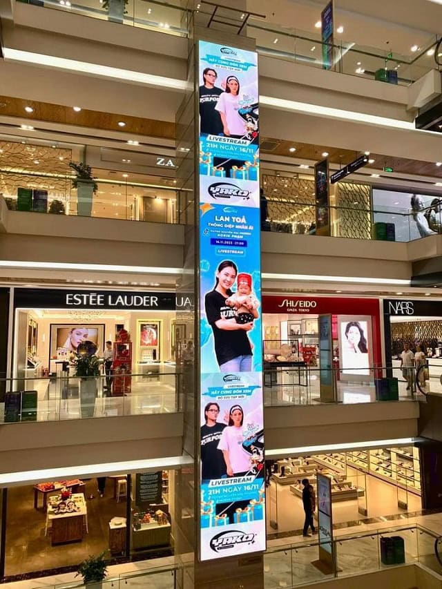 - Quảng Cáo LED/LCD/Standee Tại Vincom Đồng Khởi: Thu Hút Mọi Ánh Nhìn