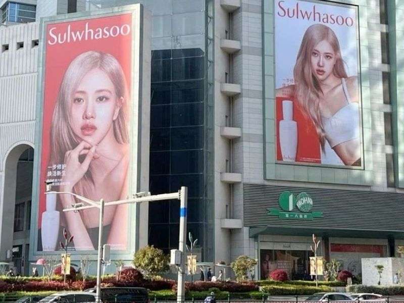 Màn hình LED bên ngoài TTTM - Quảng Cáo Idol Trên Màn Hình LED & LCD Tại Trung Tâm Thương Mại Màn hình LED bên ngoài TTTM