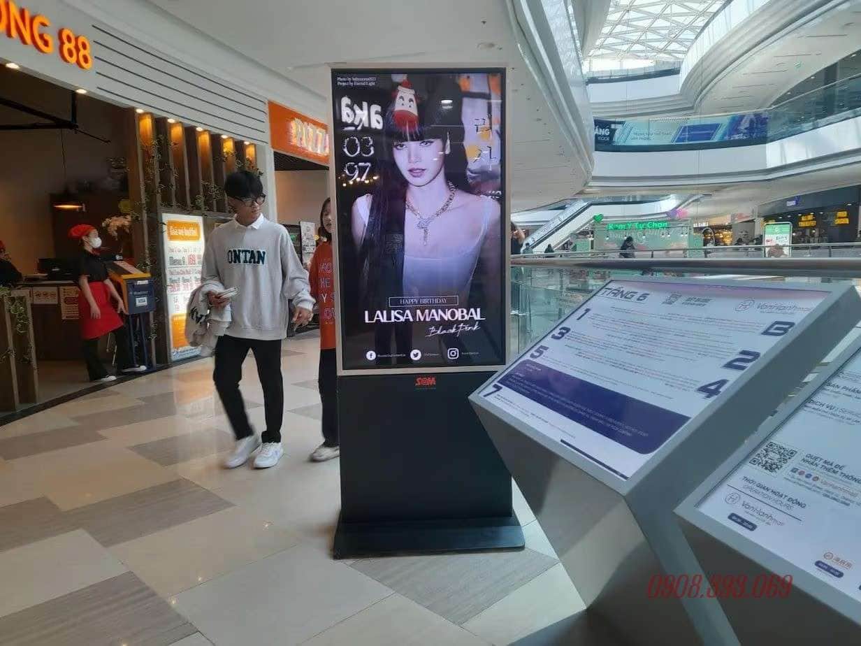 Màn hình quảng cáo Lisa đẹp