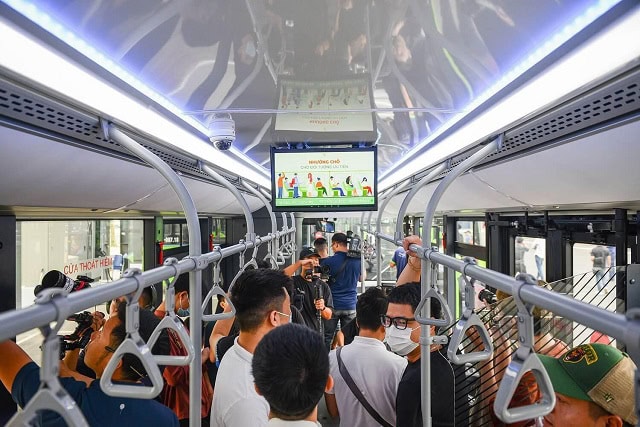 Màn hình LCD quảng cáo trên xe bus