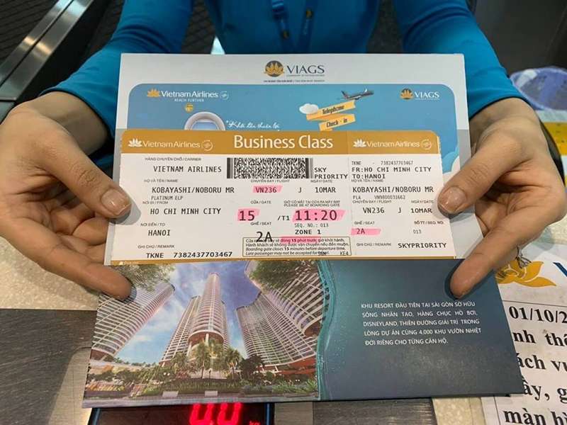 Quảng cáo trên thẻ chờ lên máy bay