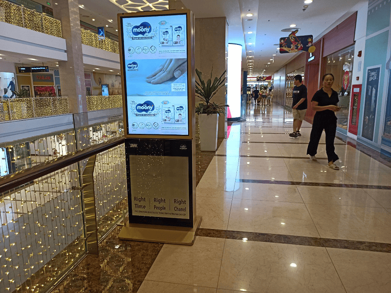 - Quảng cáo S@M (LCD/Standee) Vincom Plaza Imperia Hải Phòng