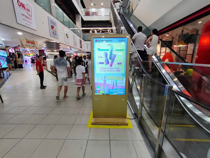 - Quảng cáo S@M (LCD/Standee) Lotte Mart Vũng Tàu