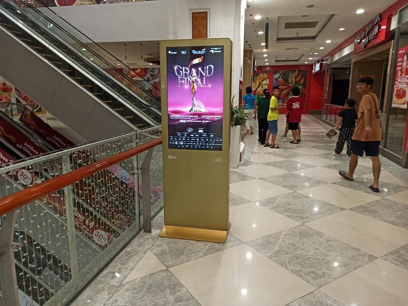 - Quảng cáo S@M (LCD/Standee) Vincom Plaza Hải Phòng