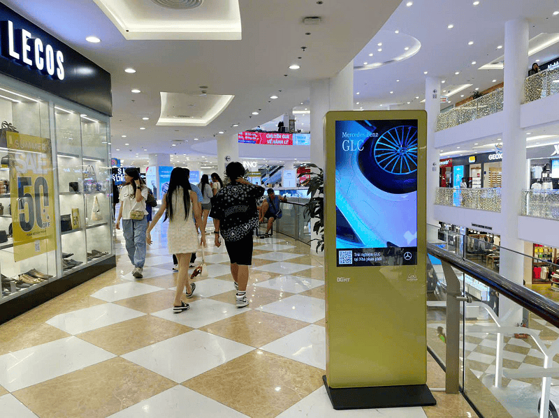 - Quảng cáo S@M (LCD/Standee) Vincom Plaza Ngô Quyền, Đà Nẵng