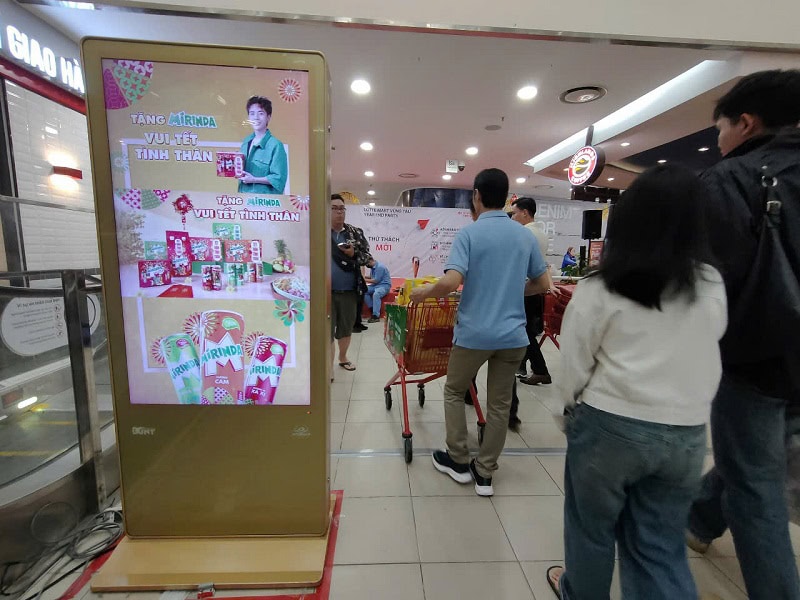 - Quảng cáo S@M (LCD/Standee) Lotte Mart Vũng Tàu