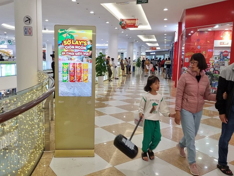 - Quảng cáo S@M (LCD/Standee) Vincom Plaza Ngô Quyền, Đà Nẵng