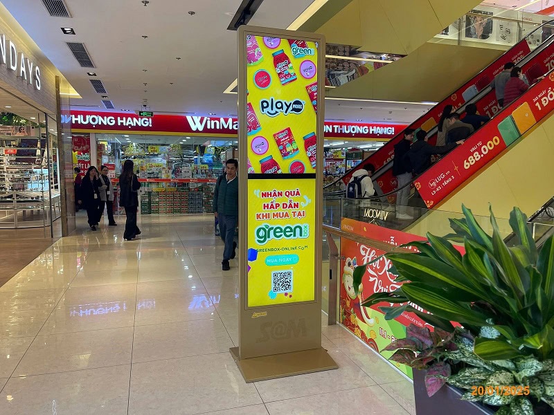 - Quảng cáo S@M (LCD/Standee) Vincom Center Trần Duy Hưng