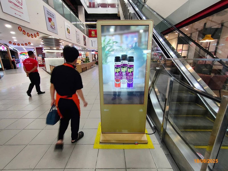 - Quảng cáo S@M (LCD/Standee) Lotte Mart Vũng Tàu