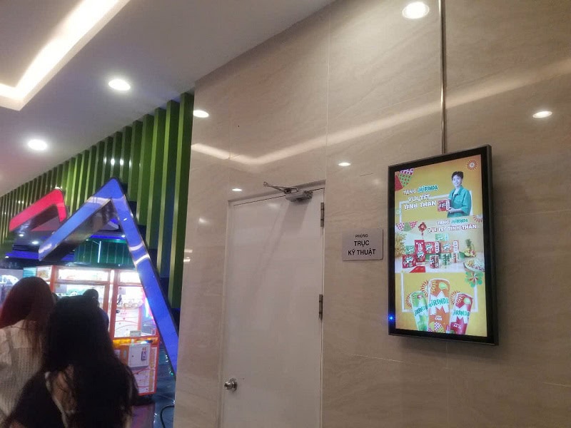 - Quảng cáo S@M (LCD/Standee) Vincom Plaza Rạch Giá, Kiên Giang