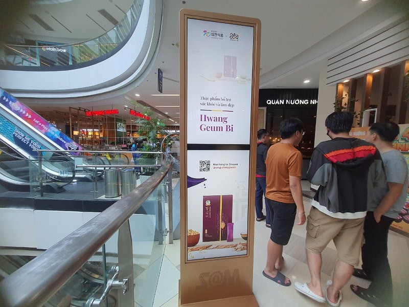 - Quảng cáo S@M (LCD/Standee) Van Hanh Mall, TPHCM