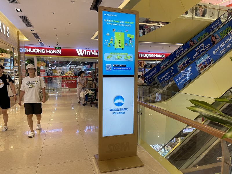 - Quảng cáo S@M (LCD/Standee) Vincom Center Trần Duy Hưng