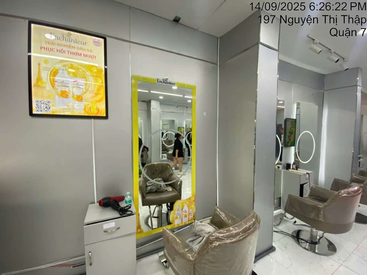 Dán quảng cáo Salon Tóc, Spa