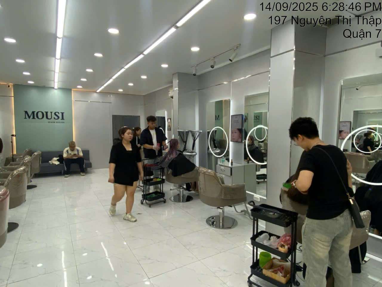Dán quảng cáo Salon Tóc, Spa đẹp