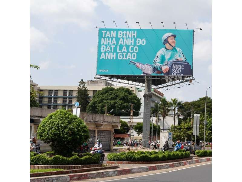 Chiều cao lắp đặt - Quảng Cáo Tấm Lớn: Đặc Điểm, Hình Thức & Lưu Ý Triển Khai Chiều cao lắp đặt