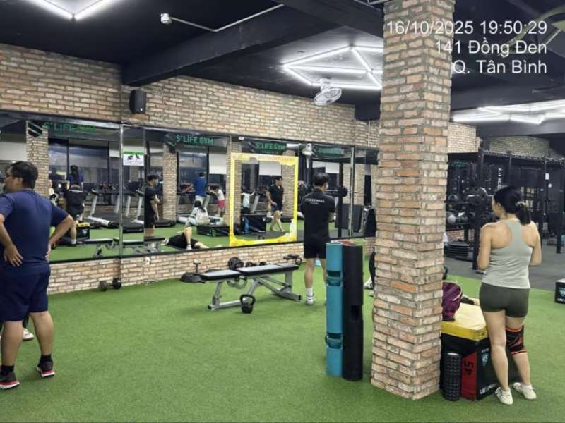 Quảng cáo ngoài trời tại phòng tập gym, yoga và fitness