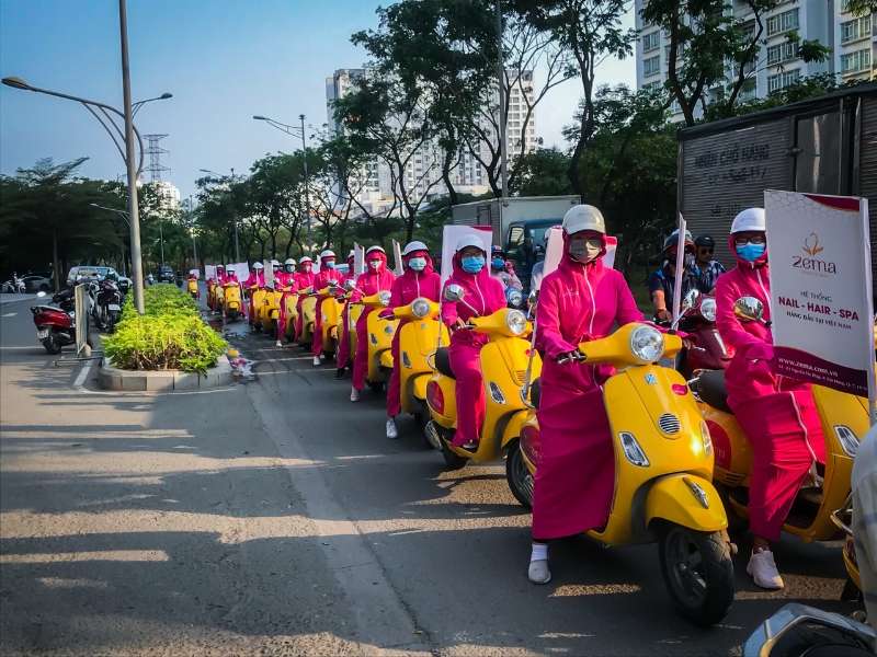 Roadshow Activation bằng xe máy của thương hiệu Zema. 