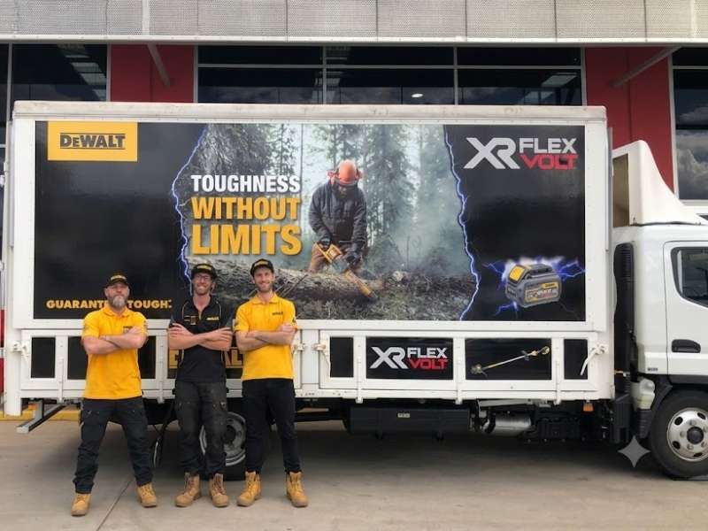 Roadshow Activation bằng xe tải. 