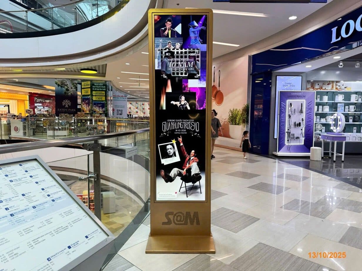 Hình ảnh quảng cáo Standee tại Vạn Hạnh Mall