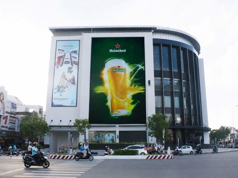 Hình thức biển bảng quảng cáo tại Vincom