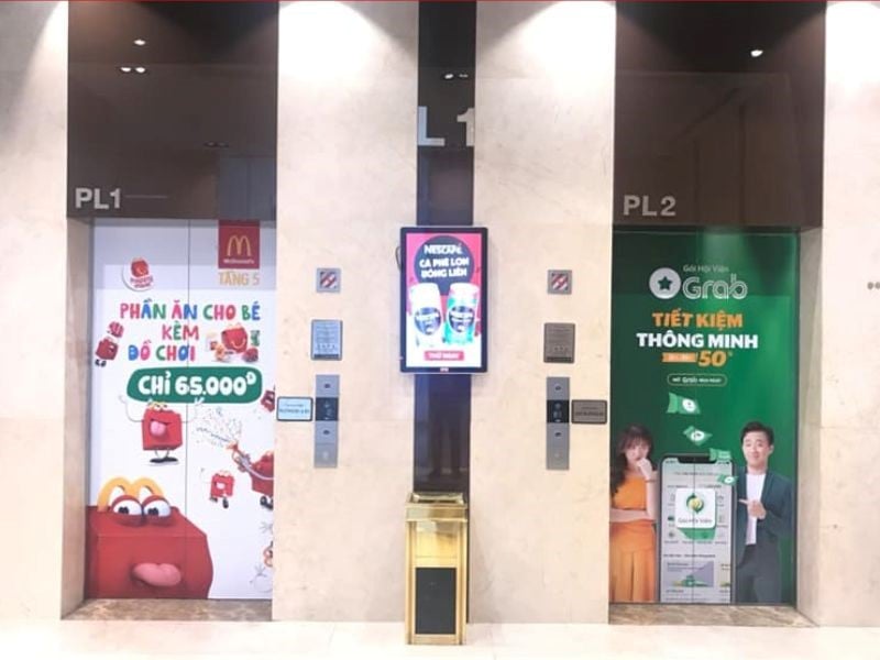 Quảng cáo thang máy tại Vincom