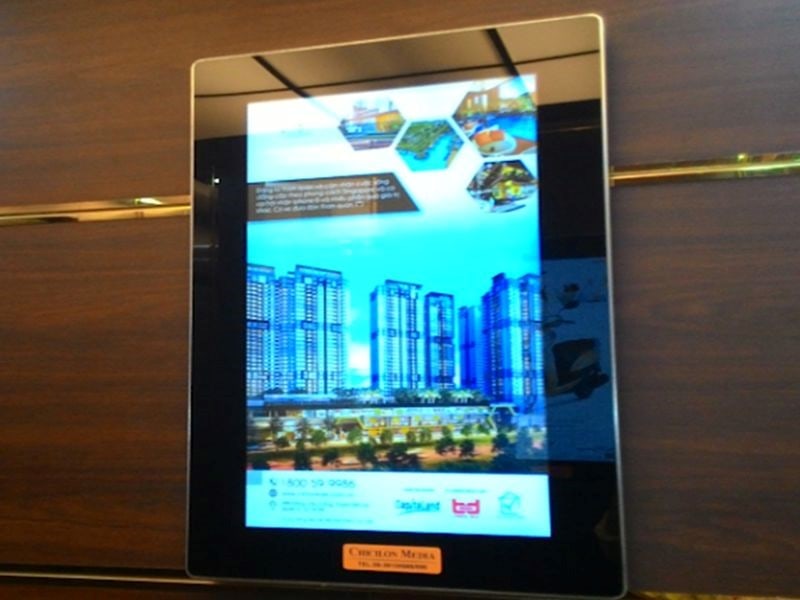 LCD/Frame thang máy Vạn Hạnh Mall. 