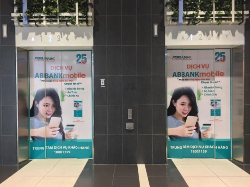 Quảng cáo cửa thang máy tại Aeon Mall