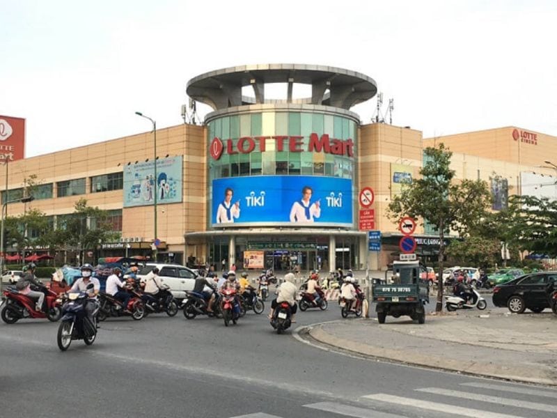 Quảng cáo màn hình LED ngoài trời tại Lotte Mart